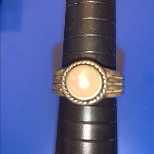 Sterling silver and pearl ring.